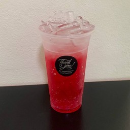 น้ำแดงโซดา