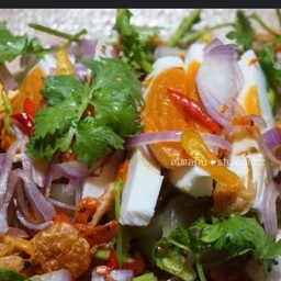 ยำผักกาดไข่แดงเค็ม