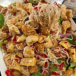 ตำซั่วขนมจีน แคปหมู