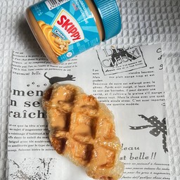 ครอฟเฟิล เนยถั่ว