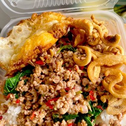 โค ตะ ระ กะ เพรา ถาดหมูสับบบบบบบ