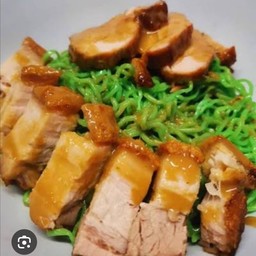 หมี่หยกหมูกรอบ