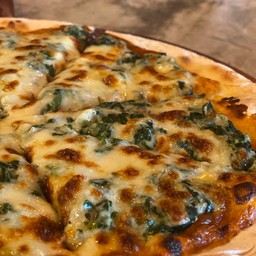 SPINACH CHEESE PIZZA