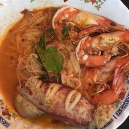มีเส้น ( ร้านก๋วยเตี๋ยว )
