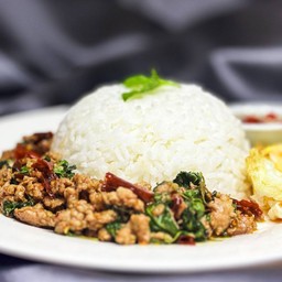 Haus Hao กะเพราพริกแห้ง