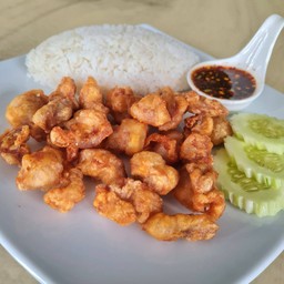 ข้าว ไก่กรอบทอดน้ำปลา (น้ำจิ้มแจ่ว)