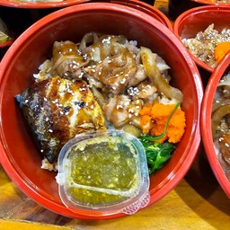 ข้าวญี่ปุ่น หน้าปลาซาบะ+หมูเทอริ