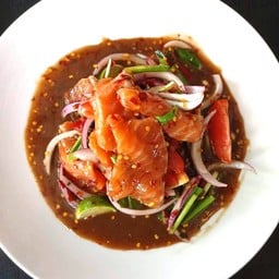 ยำแซลมอน