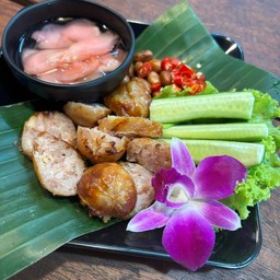 แซ่บทับเที่ยง ส้มตำ อาหารอิสาน