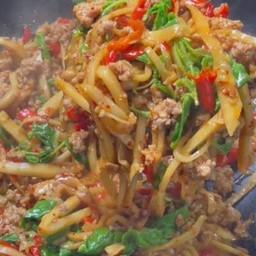 [อร่อยซ่ากับโค้ก] ข้าวกระเพราหน่อไม้+ไก่สับ +  โค้ก ออริจินัล (กระป๋อง) 