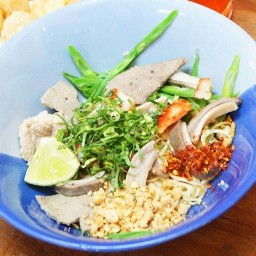 ข้าวหมูแดง หมูกรอบ ข้าวมันไก่ ข้าวหมูย่าง ตามสั่ง ศรีสมาน
