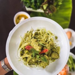 ขนมจีนเเกงเขียวหวาน