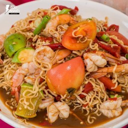 ตำมาม่ากุ้งสุก (ปูปลาร้า)