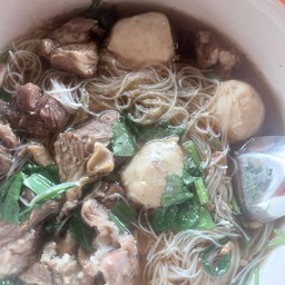 ก๋วยเตี๋ยวหมูตุ๋น+ลูกชิ้น