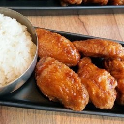 ข้าวสวย 1 x ไก่เกาหลี 5 น่อง x ไชเท้าดอง 1 (เลือกไก่ได้ 1 รสชาติ)