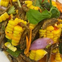 ยำข้าวโพดปลากรอบ