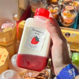 นมสดสตอเบอรี่