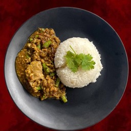 ผัดพริกแกงใต้ราดข้าว