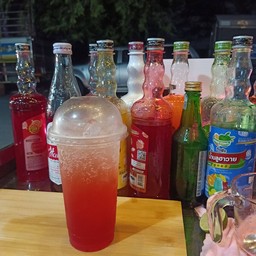 น้ำสตอเบอรี่โซดา