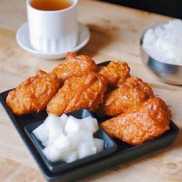 ข้าวญี่ปุ่น 1 x ไก่เกาหลี 5 น่อง x ไชเท้าดอง (เลือกไก่ได้ 1 รสชาติ)