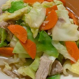 ผัดผักกะหล่ำปลีหมูสับแครอท