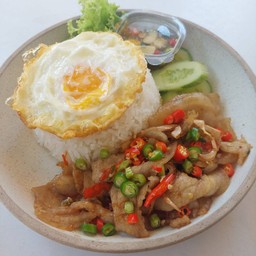 หมู3ชั้นพริกเกลือไข่ดาว