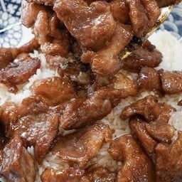 ผัดน้ำมันหอยราดข้าว