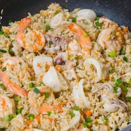 ข้าวผัดทะเลรวม