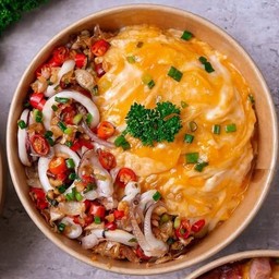 ข้าวโครตกะเพราปลาหมึก+ไข่ข้น