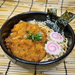 โทริคัตสึ โชยุ ราเมน 