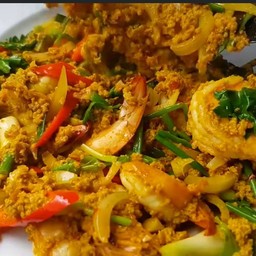 ผัดผงกะหรี่กุ้ง