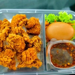 ข้าวไก่ทอดจิ้มแจ่ว