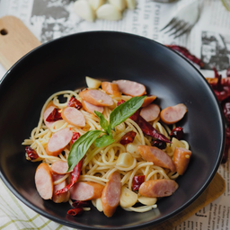 สปาเก็ตตี้ไส้กรอกอาราบิกิผัดพริกกระเทียม