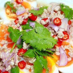 ยำไข่ต้ม