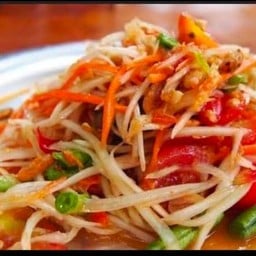 ก๋วยเตี๋ยวโกรวย เนื้อตุ๋น ซี่โครงหมูตุ๋น (ร้านอยู่ตรงข้ามป้ายวิทยาลัยนาฏศิลปกาฬสินธุ์)