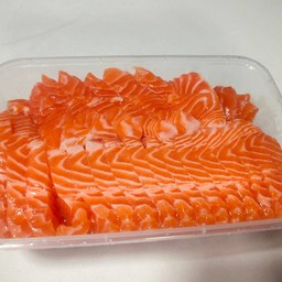 แซลมอนซาซิมิ 500 g