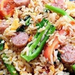 ข้าวผัดแหนม