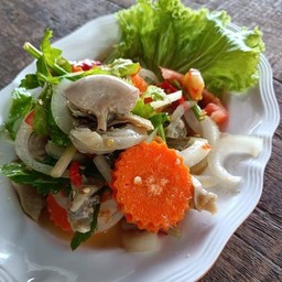 ยำไส้ตัน