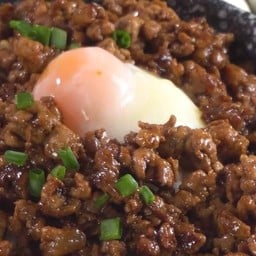 ข้าวกะเพราไข่ข้น (น้องชะเอม) ร้าน MOOD