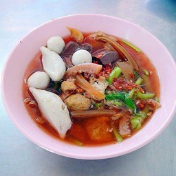 ก๋วยเตี๋ยวไก่มะระพ่อน้องออม เซเว่นหนองแขวะ