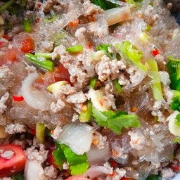 ยำวุ้นเส้นหมูสับ(ใส่ลูกชิ้นหมูด้วย)