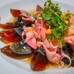 ยำไข่เยี่ยวม้า