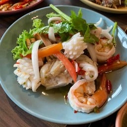 ยำรวมมิตรทะเล