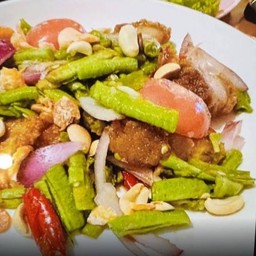 ตำถั่วหมูกรอบ