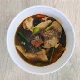 ราดหน้า หมู, ไก่, กุ้ง (เลือกเนื้อสัตว์ในตัวเลือก)