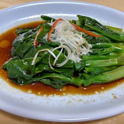 ผัดยอดกวางตุ้ง