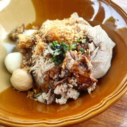 ก๋วยเตี๋ยวแห้งหมู