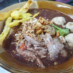ก๋วยเตี๋ยวหมู น้ำตก