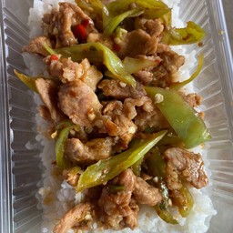 ผัดพริกหยวกหมูชิ้น(ราดข้าว)