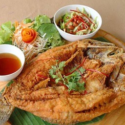 ปลากระพงทอดน้ำปลา